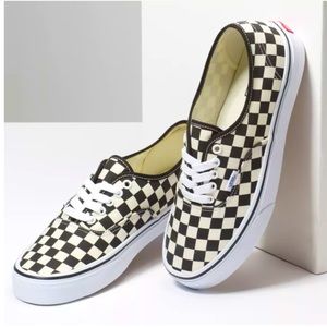 *SOLD* New Vans Golden Coast Authentic W 7/ M 5.5